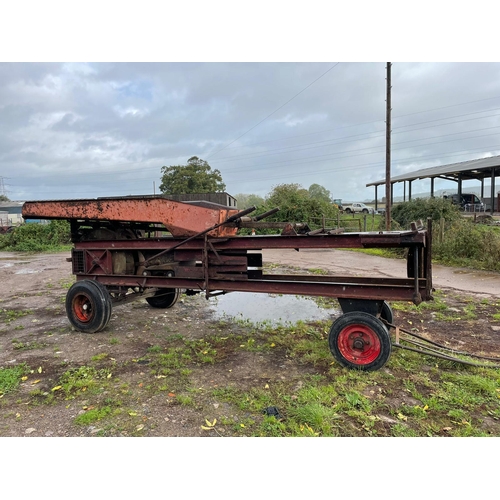 135 - Raffolds stationary baler. Been converted for string. WO