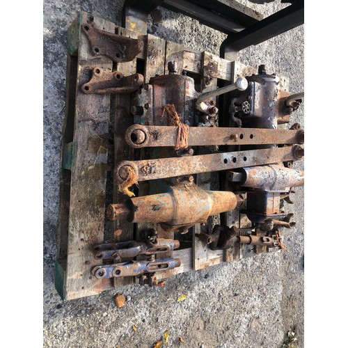 137 - 2- Fordson E27N hydraulic units and rear linkage