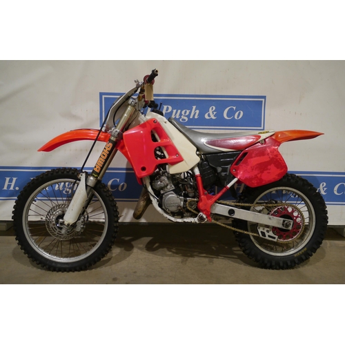 609 - Honda CR125 motorcross bike 1992, runs and rides. No V5