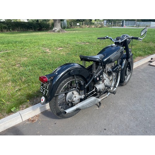 660 - Sunbeam S8 500cc motorbike. 1961. Barn stored for 10 years, good original condition. Starts easily, ... 