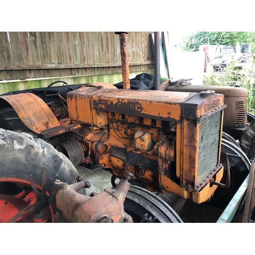 187 - Case L tractor on rubber tyres. Runs and drives, original tractor. No V5