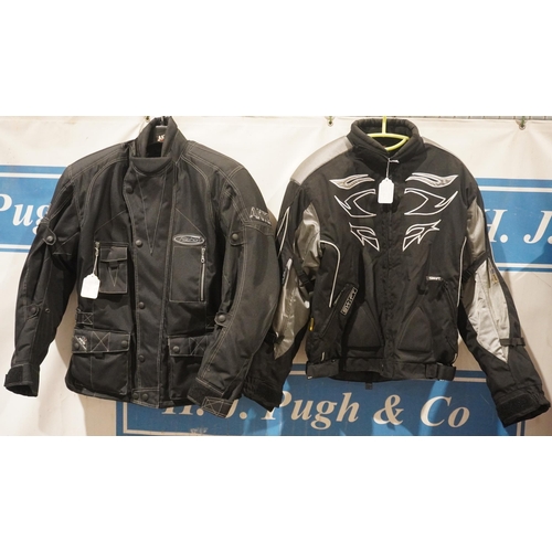 Akito Python bike jacket and Swift Innovation bike jacket size L