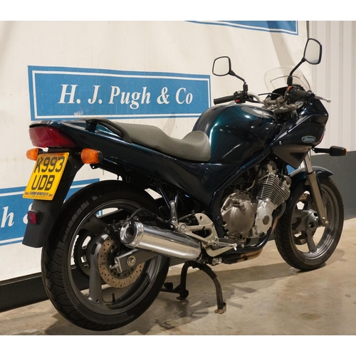 707 - Suzuki XJ6005 Diversion motorcycle. 598cc. 1992. MOT until June 2022. 436 miles from new. Stored in ... 