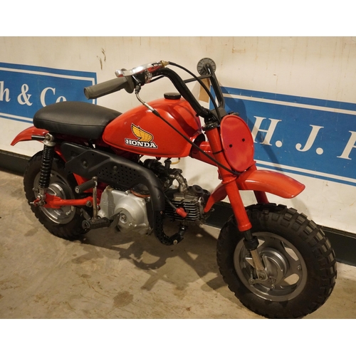 709 - Honda Z50R monkey bike. 1981. New tyres, tubes, brake shoes, sprockets and chain. Engine had been se... 