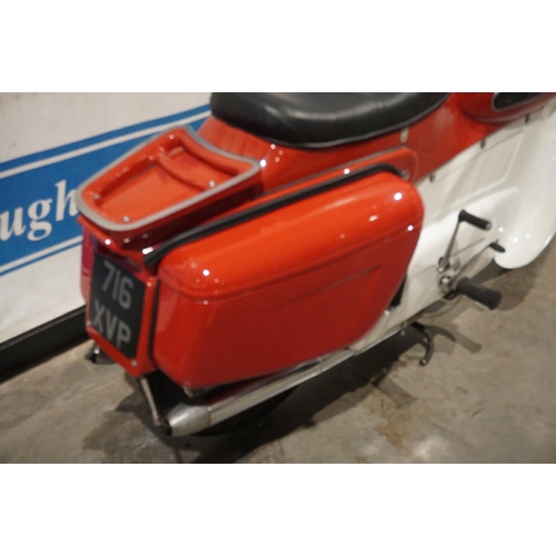 711 - Ariel Leader motorcycle. 250cc. 1950. Matching engine and frame numbers. Comes with dating certifica... 