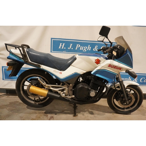 722 - Suzuki GSX 550 ES motorcycle. 572cc. 1986. Very good runner. Reg. C823 GDV. V5 and keys