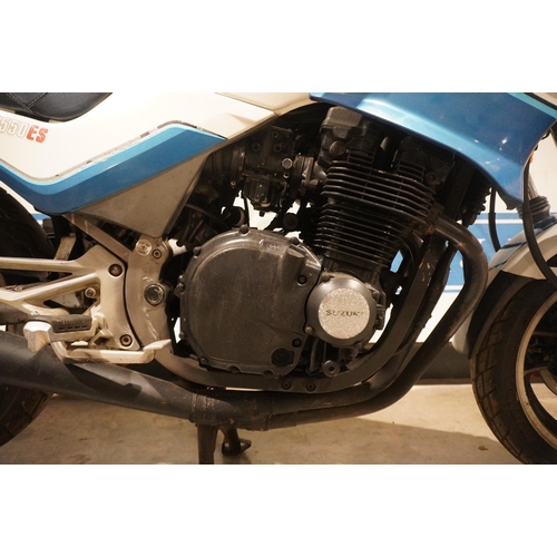 722 - Suzuki GSX 550 ES motorcycle. 572cc. 1986. Very good runner. Reg. C823 GDV. V5 and keys