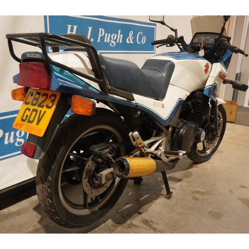 722 - Suzuki GSX 550 ES motorcycle. 572cc. 1986. Very good runner. Reg. C823 GDV. V5 and keys