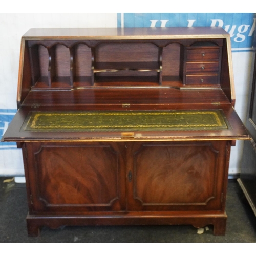 610 - Mahogany bureau 39.5x39.5