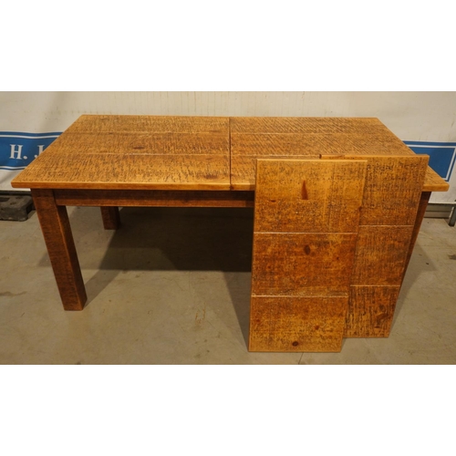611 - Extending pine dining table 106x36