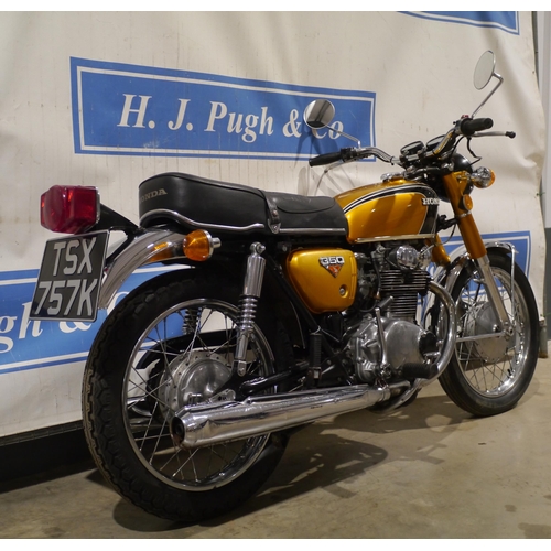 737 - Honda CB350K motorcycle. 350cc. 1972. Completely original, runs and rides. Reg. TSX 757K. V5 and key... 