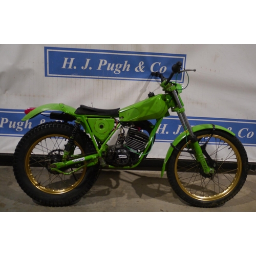 738 - Italjet 50 Grass Hopper motorcycle. Italian import, comes with NOVA. Engine turns and fires