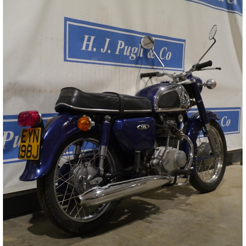 747 - Honda CD175 motorcycle. 175cc. 1971. Runs and rides but needs battery. Tax and MOT exempt. Comes wit... 