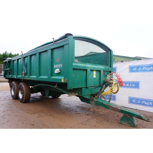 137 - 2011 Bailey 14tonne root trailer, sprung drawbar, super single wheels, rollover sheet