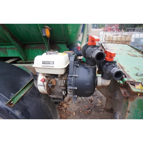 25 - 2003 Spooner 9000L stainless steel bowser with Honda pacer pump on super singles