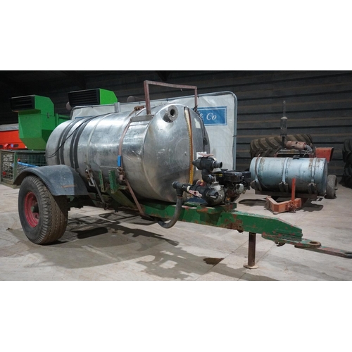 26 - Bowser stainless steel 2000L, engine pump needs attention