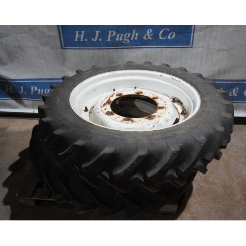 279 - Row crop wheels 12.4 R36 Ford/New Holland