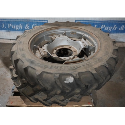 281 - Row crop wheels 12.4 R32