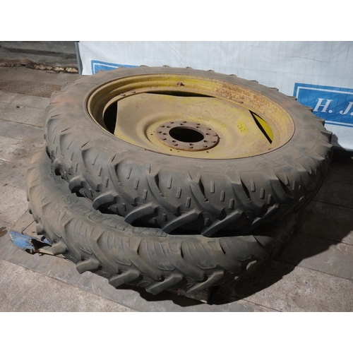 282 - Row crop wheels 12.4 R46