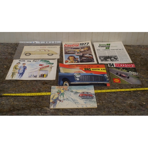 529 - 1948 Jowett Javelin sales brochure, 1950s Austin cars sales brochure, 1973 Team Castrol news and oth... 