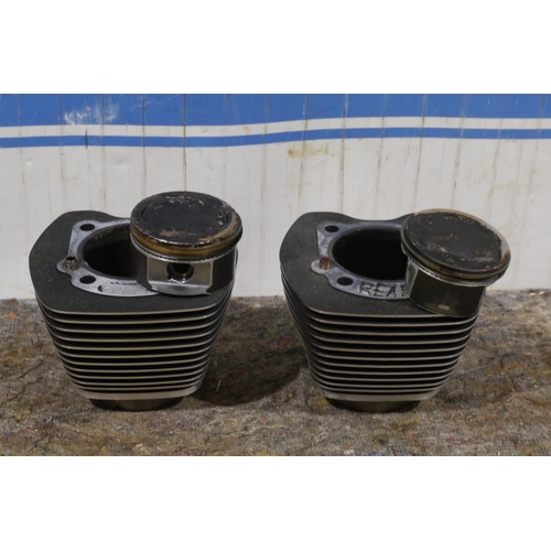 538 - Pair of Harley Davidson barrels and pistons