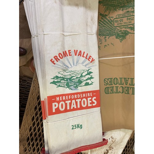 256 - Paper 25kg potato sacks, white printed -3200