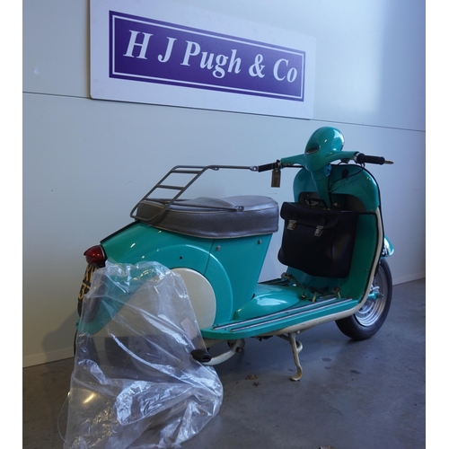 727 - James SC1 scooter. 150cc. 1961. Runs and rides well. includes parts catalogue, rear rack and screen.... 