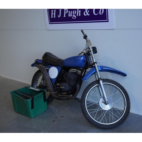 750 - Benelli 125 Enduro motorcycle. 1981. Part restored. Ran well prior to dismantlement. C/w box of part... 