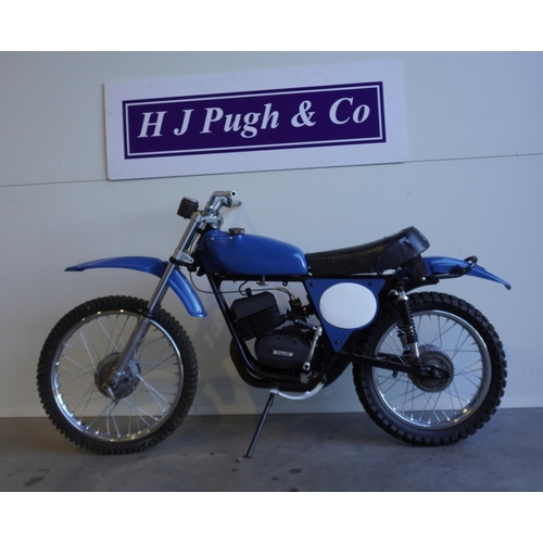 750 - Benelli 125 Enduro motorcycle. 1981. Part restored. Ran well prior to dismantlement. C/w box of part... 