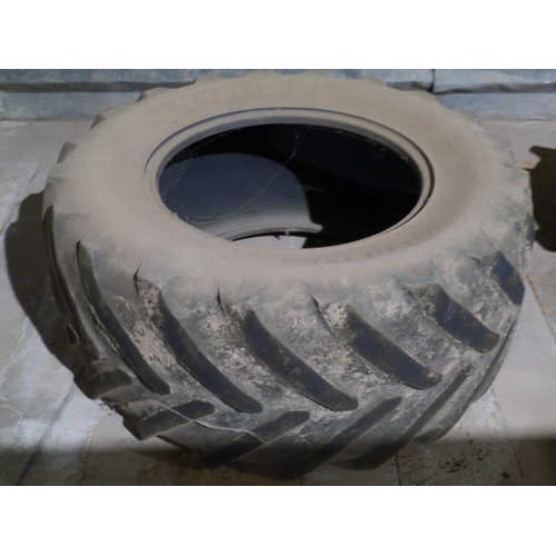 383 - Michelin 600/60 R30 tyre -1