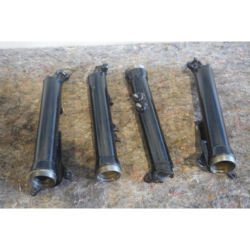 587 - 4 BSA A10 sliders