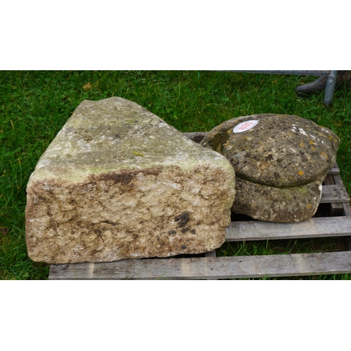 635 - Stone saddle stone