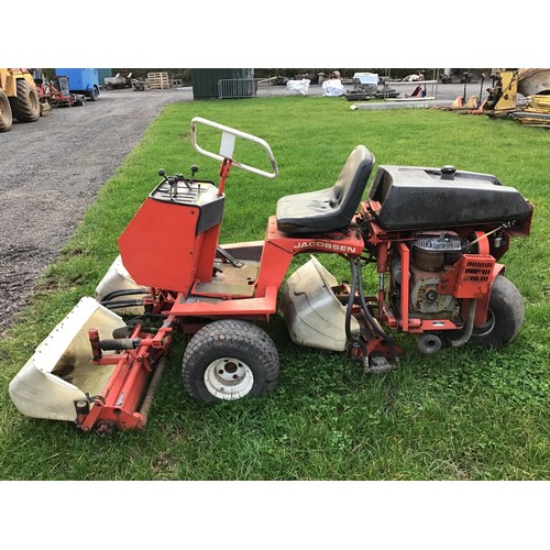 647 - Jacobsen Greens King IV 3 cylinder ride on mower