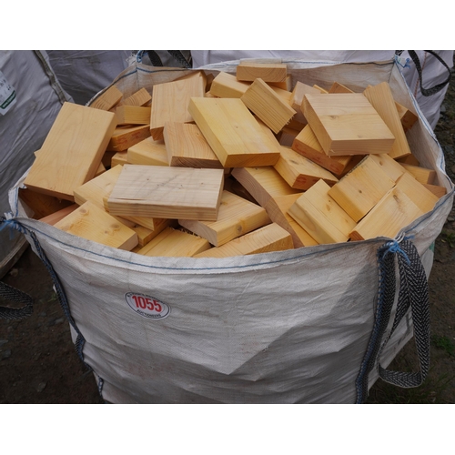 1055 - Bag of softwood blocks