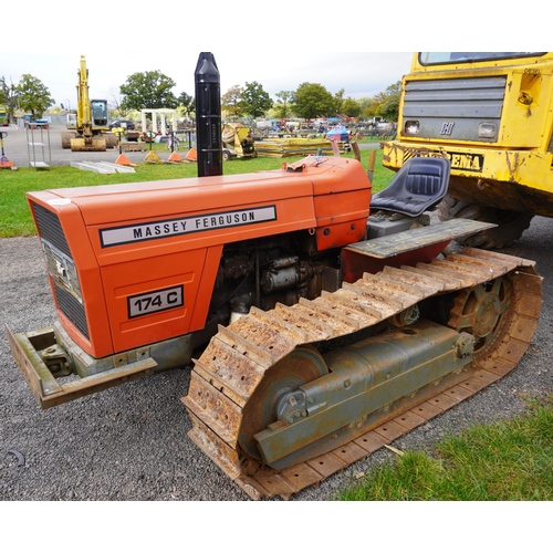 1079 - Massey ferguson 174C crawler tractor. 2227 hours. SN 3205286. Starts and drives