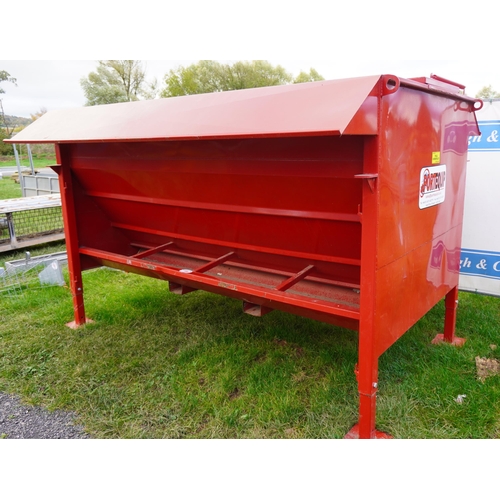 1186 - Portequip double sided cattle feeder