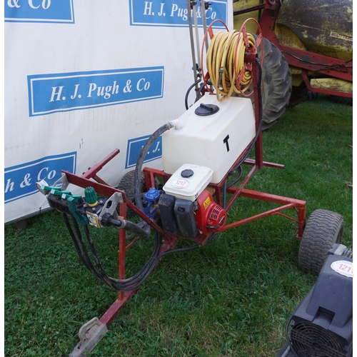 1212 - Towed quad sprayer