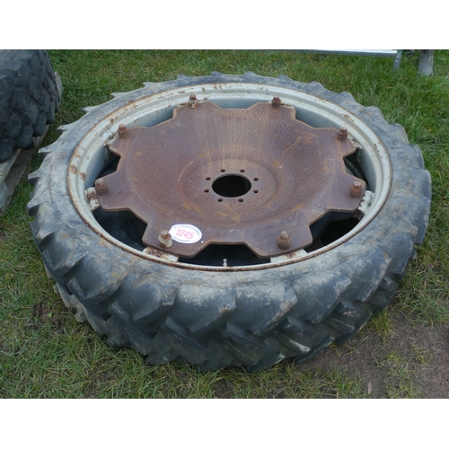 1245 - Row crop wheels 44