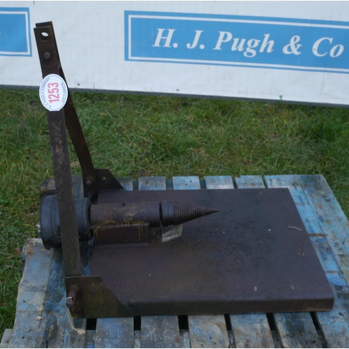 1253 - Screw type log splitter