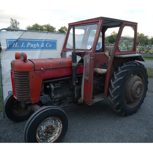 1267 - Massey Ferguson 65 tractor. 2WD. 9500hrs recorded. Runs and drives. SN.SNDY53279