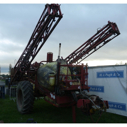 1304 - Hardi Multi track trailed M crop sprayer. 2800L, working order