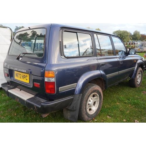 1447 - Toyota Land Cruiser 24V 4WD. Petrol. No MOT, drove to site. Reg. M872 HPC. V5