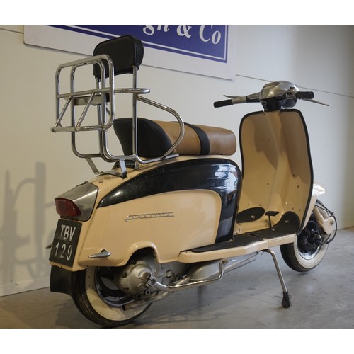 735 - Lambretta Li150 Silver Special scooter. 1974. one of the last 300 made. Spanish. Runs well. Comes wi... 