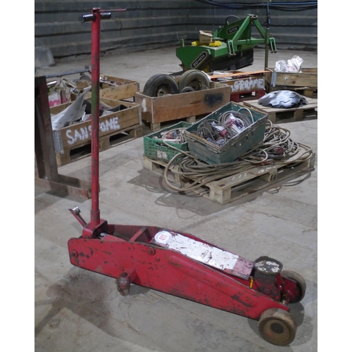 411 - Large trolley jack