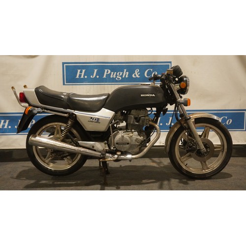 729 - Honda 400M Super Dream. Reg. COM 900V. V5 and keys