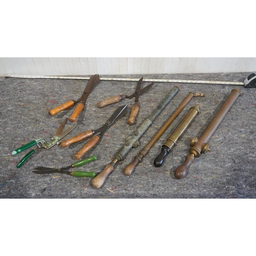 4 - 4- Brass sprayers to include The Florists Friend No.2 and 5 vintage shears