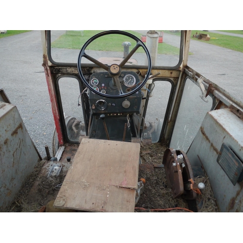 1022 - Massey Ferguson 575 tractor, restoration project