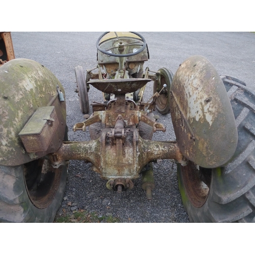 1029 - Ferguson T20 tractor. petrol. needs some attention