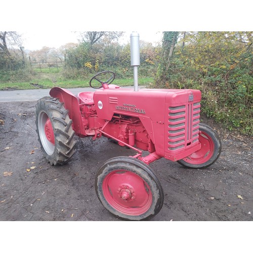 1025 - International 250 tractor, fully restored