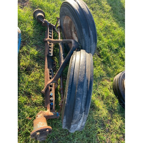 1112 - Fordson Major front axle and wheels
